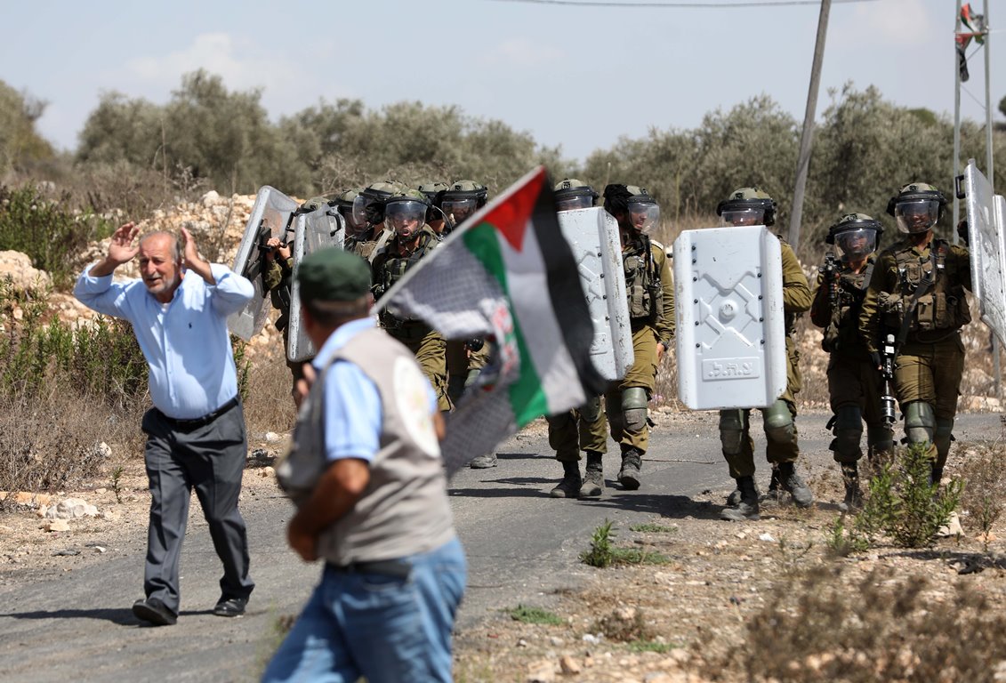 قوات الاحتلال الإسرائيلي تقمع المشاركين في مسيرة ضد الاستيطان في كفر قدوم شرق قلقيلية (أرشيف: وفا)